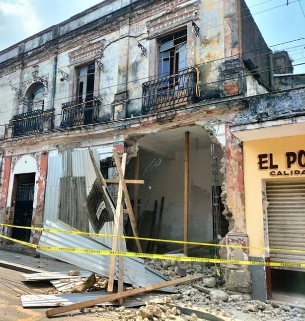 Tras derrumbe de barda, habitantes de Orizaba temen colapso de casa