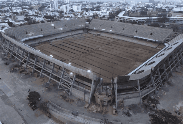 Filtran instalación de nuevo pasto en el estadio Pirata Fuente en Veracruz | FOTO