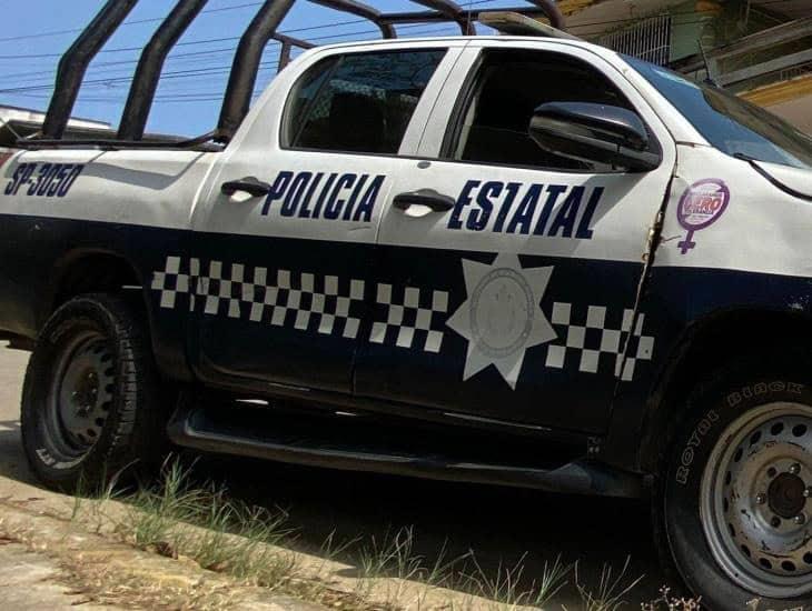 Joven minatitleco escapa por la puerta falsa al interior de su vivienda