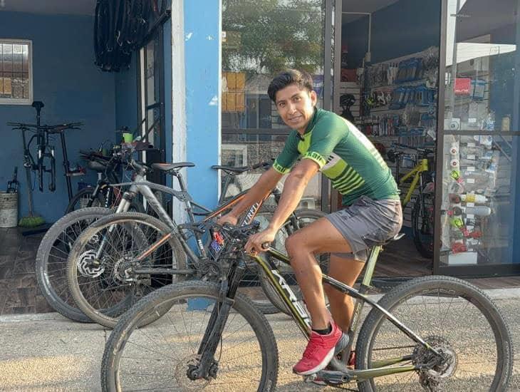 Minatitleco gana medalla en competencia de ciclismo en Oaxaca | VIDEO