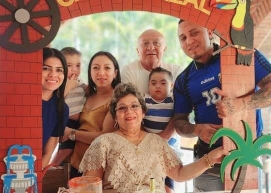 Sol y Sones: 55 años de matrimonio Raúl Menéndez Amador y Modesta Hernández