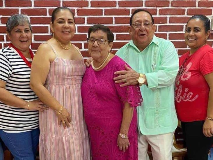 Sol y Sones: 55 años de matrimonio Raúl Menéndez Amador y Modesta Hernández