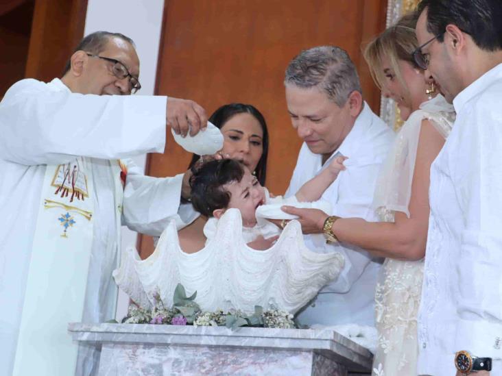 Luis Ángel Gordillo Zúñiga recibió el sacramento del Bautismo