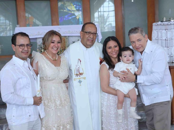 Luis Ángel Gordillo Zúñiga recibió el sacramento del Bautismo