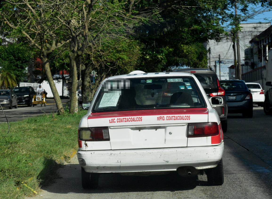 Abuelita fue asaltada por taxista en Coatzacoalcos; la dejan sin sus compras