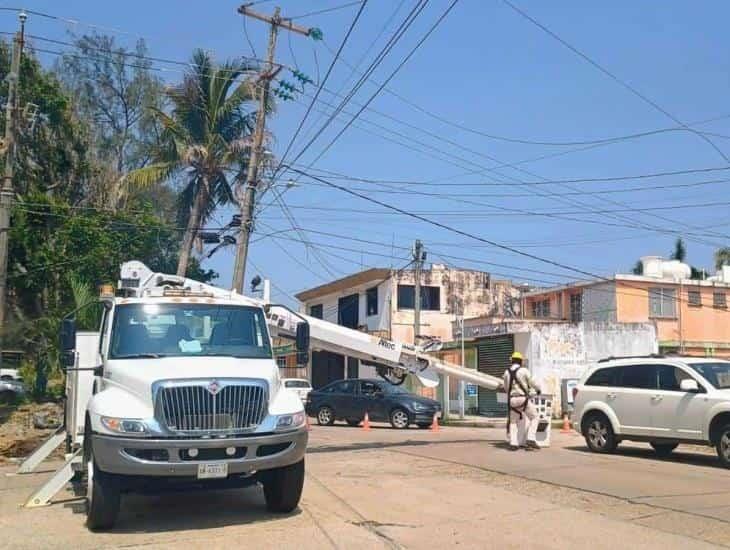 Esta colonia de Coatzacoalcos se queda sin energía electrica; sufren estragos del calor | VIDEO