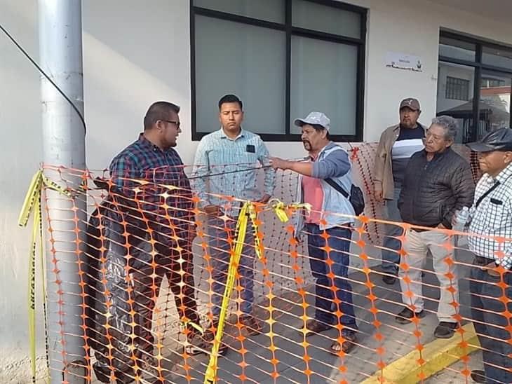 De nuevo, toman palacio municipal de Ixtac; piden salida del director de Obras Públicas