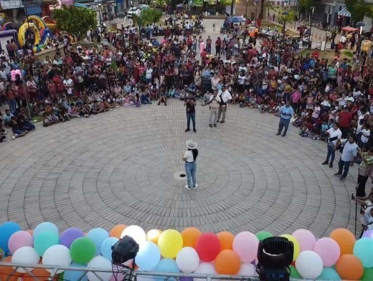 Desbordan de alegría en parque de Sayula de Alemán con festejo del Día del Niño