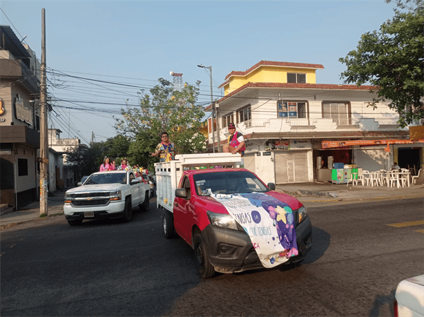 Caravana de juguetes recorre Veracruz en Día del Niño