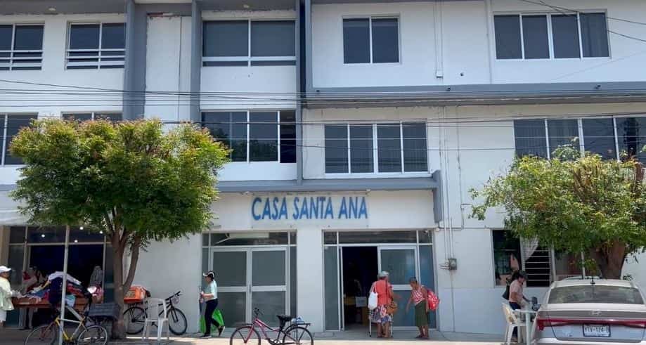 Baja el paso de migrantes al albergue Casa Santa Ana, en Boca del Río