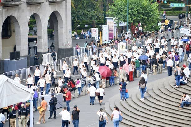 Marchan miles de veracruzanos en desfile del Día del Trabajo en Xalapa