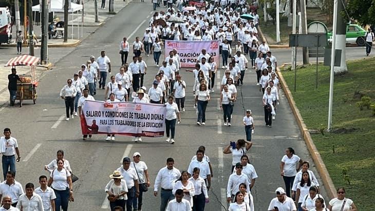 Más de 2 mil trabajadores marchan por el Día del Trabajo en Poza Rica