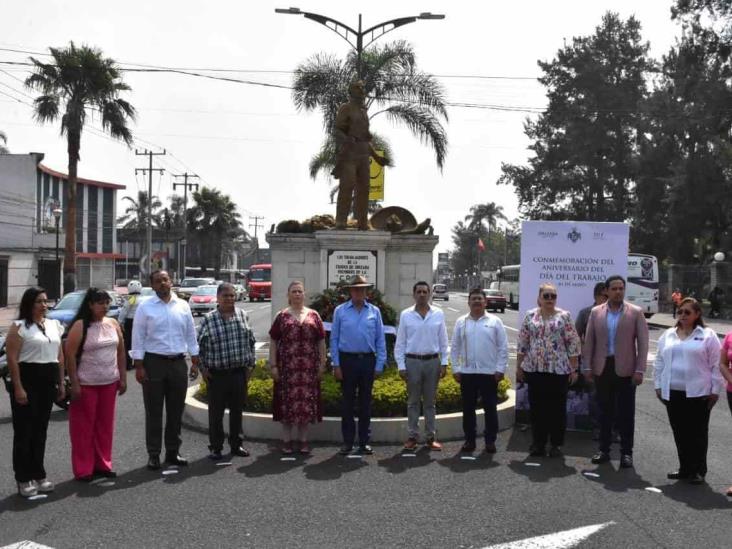 Con ofrenda floral, conmemoran el Día del Trabajo en Orizaba (+Video)