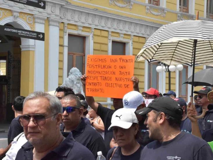 Protestan exempleados de International Paper, fábrica incendiada en Ixtaczoquitlán