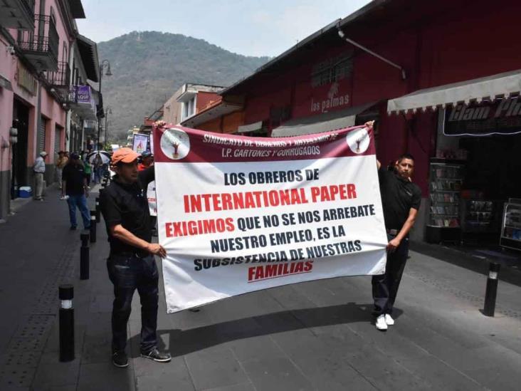 Protestan exempleados de International Paper, fábrica incendiada en Ixtaczoquitlán