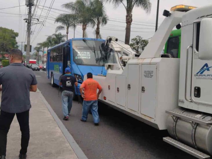 ¿Hay preferencias? Policía de Orizaba habría detenido sin razón una unidad de transporte público