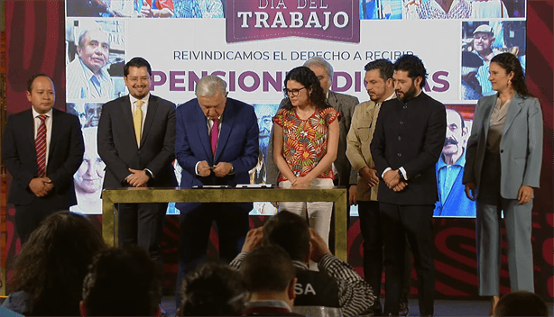 AMLO firma decreto para crear el Fondo de Pensiones del Bienestar