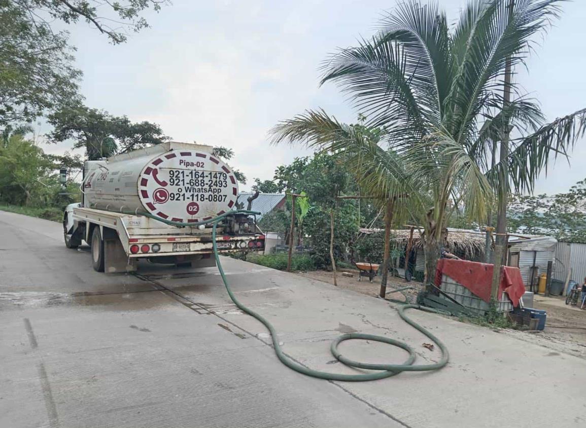CMAS Coatzacoalcos: se refuerza operativo de pipas en esta colonia; sufren cero suministro de agua