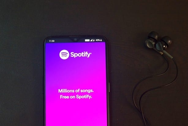 Spotify: ¿Van cobrar por ver letras? Esto se sabe