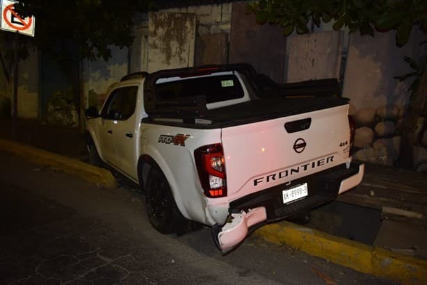 Camioneta se estrella contra la barda del mercado Malibrán en Veracruz