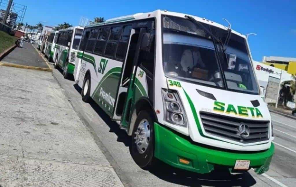 Ruta Saeta inconformes por supresión de parada; acusan acoso por parte de Transporte Público