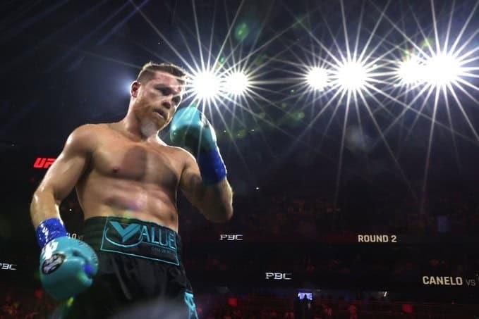 Retiene Canelo Álvarez títulos súper medianos