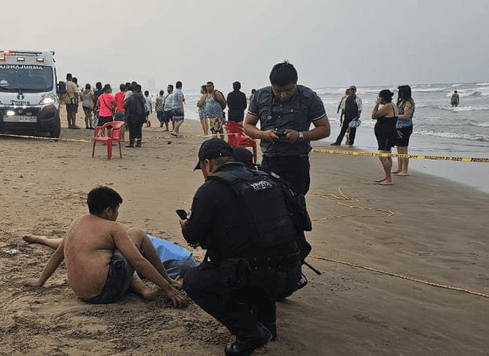 Tragedia familiar en Tuxpan: Cuatro turistas del Estado de México fallecen ahogados