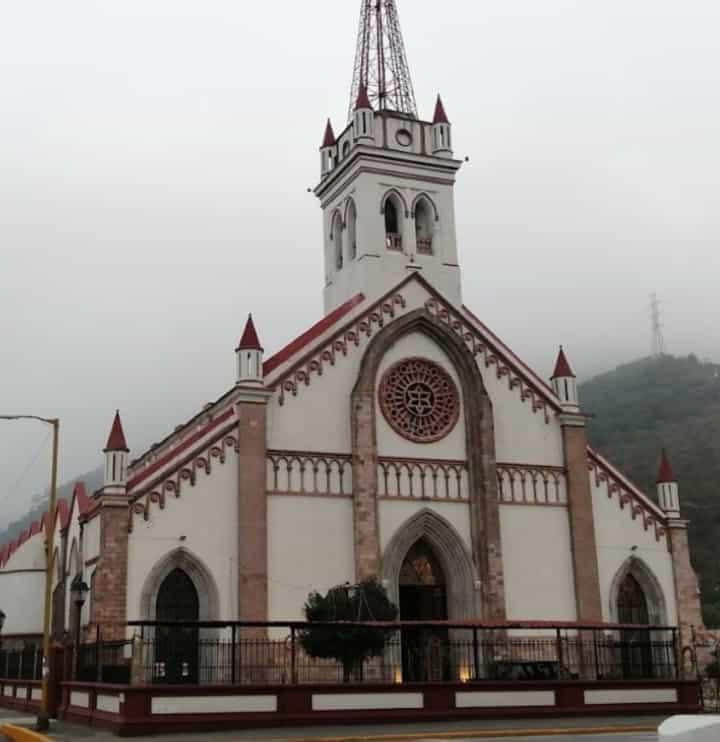 En plena misa, Guardia Nacional irrumpe en iglesia de Río Blanco; esto buscaba