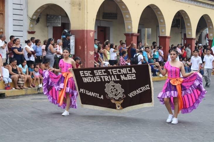 En Misantla, realizan desfile conmemorativo a la Batalla de Puebla 