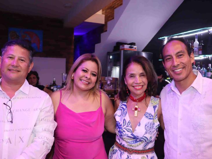Artistas del colectivo Arena y Luna presentan su obras en la Exposición Plástica Tequilera