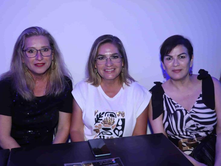 Artistas del colectivo Arena y Luna presentan su obras en la Exposición Plástica Tequilera