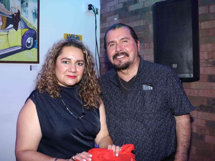 Artistas del colectivo Arena y Luna presentan su obras en la Exposición Plástica Tequilera