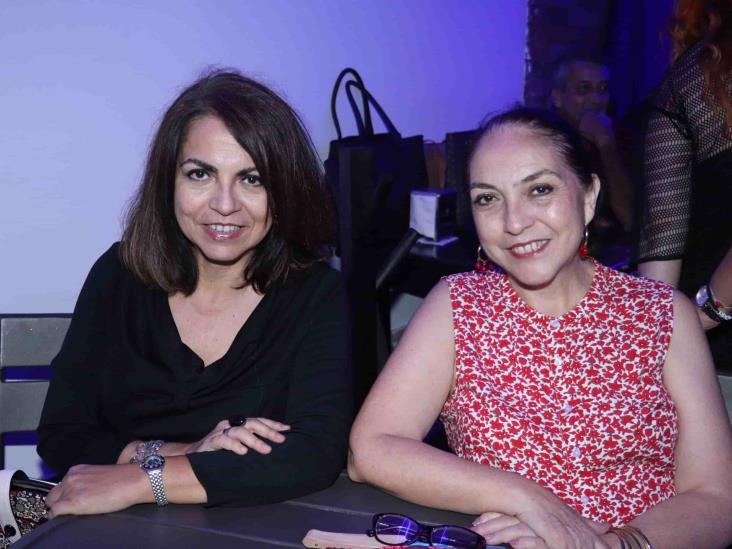 Artistas del colectivo Arena y Luna presentan su obras en la Exposición Plástica Tequilera