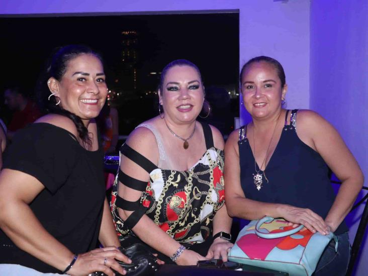 Artistas del colectivo Arena y Luna presentan su obras en la Exposición Plástica Tequilera