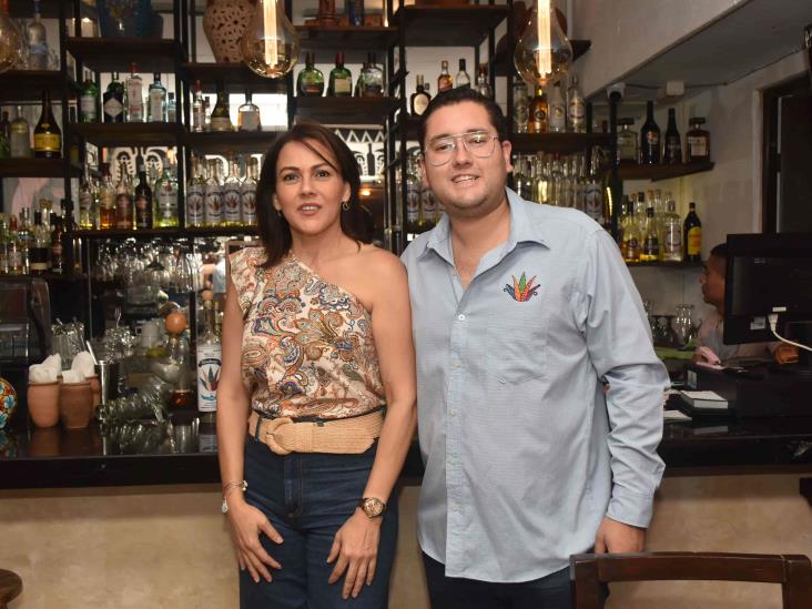 Rosa Aurora Nieto, Paco Gómez Ruiz, así como Karina Alfaro y Noemí Águila presentan obras en cerámica y pintura