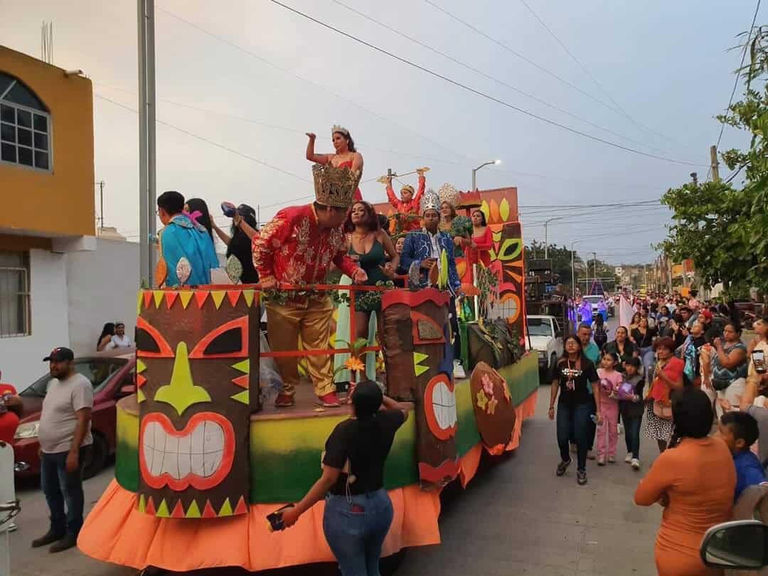 Realizan “Carnavalito En Tu Colonia”, en Veracruz