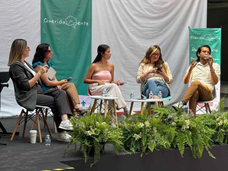 Universitarios de Veracruz, con carga emocional ante incertidumbre de su futuro