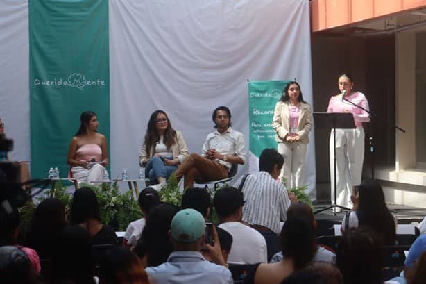 Universitarios de Veracruz, con carga emocional ante incertidumbre de su futuro