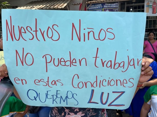 Más de 150 niños sin recibir clases por falta de energía eléctrica en escuela de Veracruz