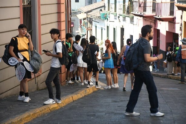 Derrame de cianuro causa caos en Prepa Juárez de Xalapa; evacúan de emergencia