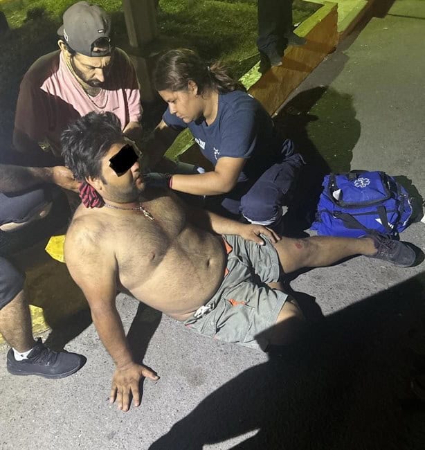 Hombre en motocicleta se accidenta en Veracruz y termina lesionado