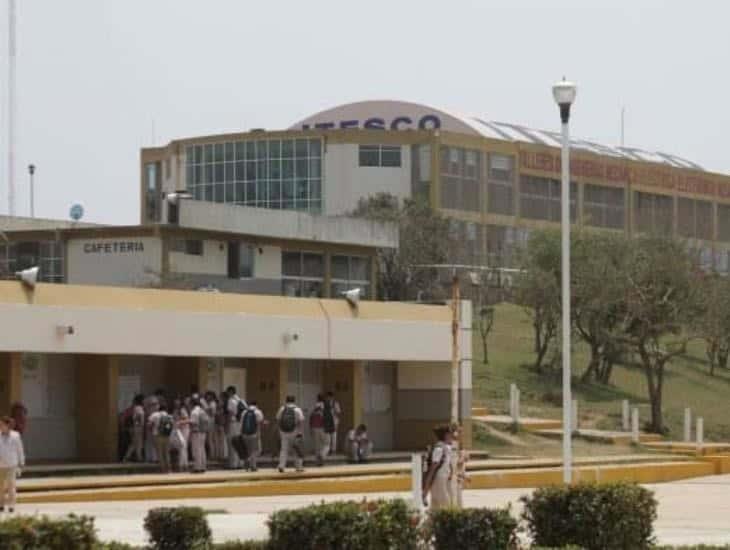 Esta escuela de Coatzacoalcos cambia sus actividades por ola de calor