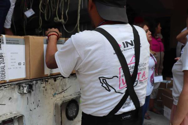 OPLE entrega a los 30 distritos electorales boletas para gubernatura de Veracruz y diputaciones