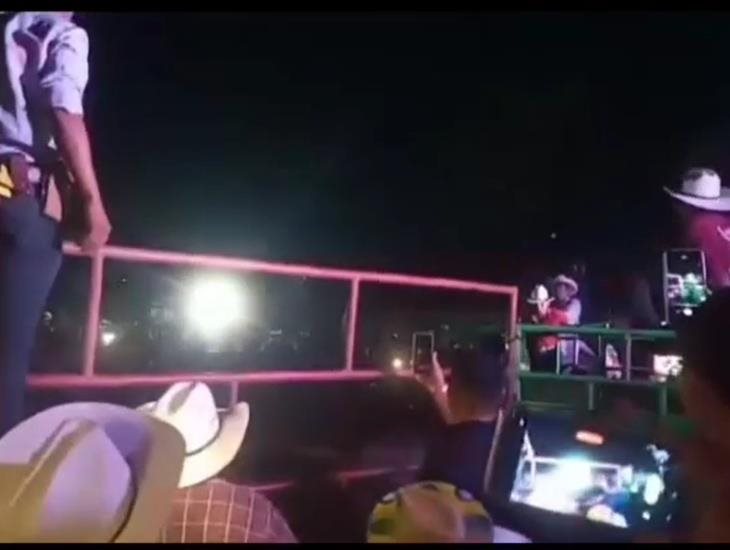 Celebran el Día de Madres con jaripeo-baile en Minatitlán | VIDEO