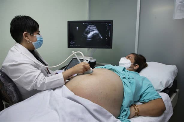 Embarazarse antes de los 20 y cerca de los 40 podría tener consecuencias de salud