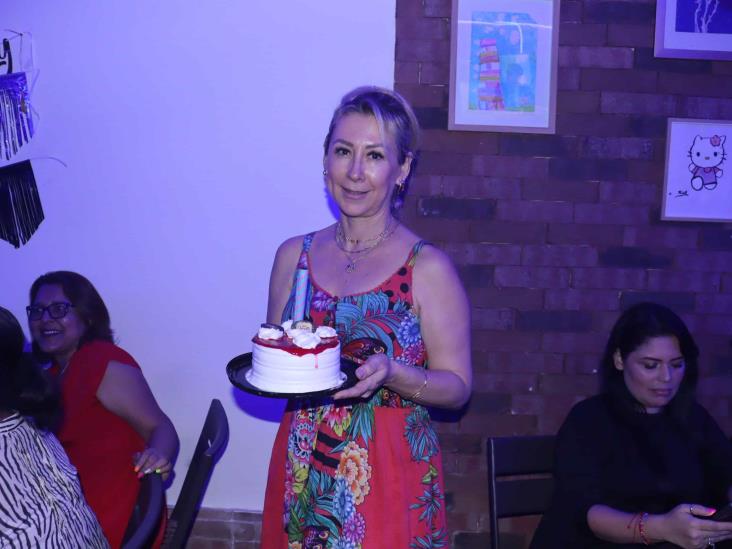 Lita Campos festeja su onomástico