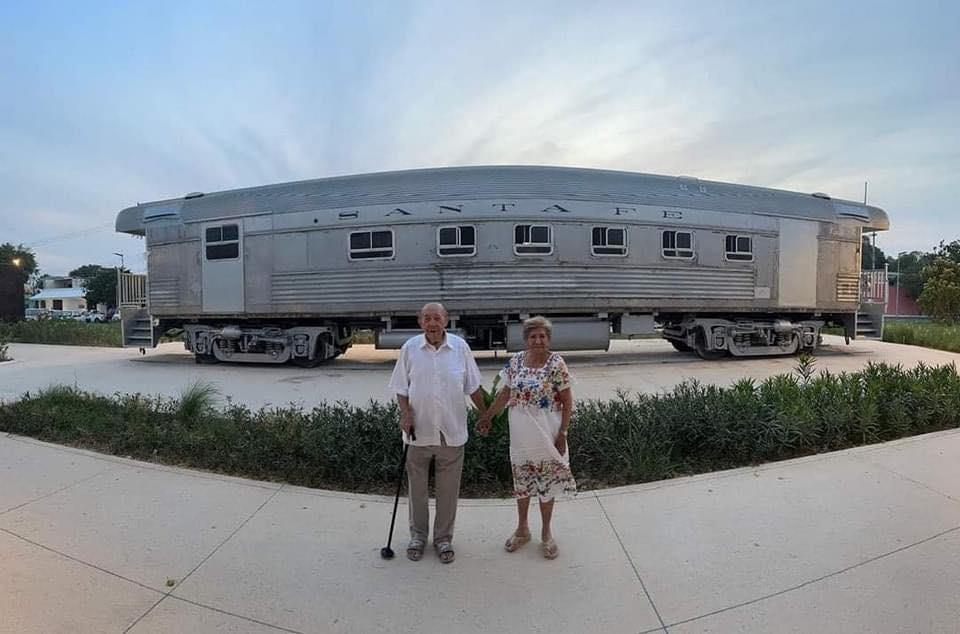 Tren de pasajeros: así recuerda pareja su luna de miel de viaje en Coatzacoalcos