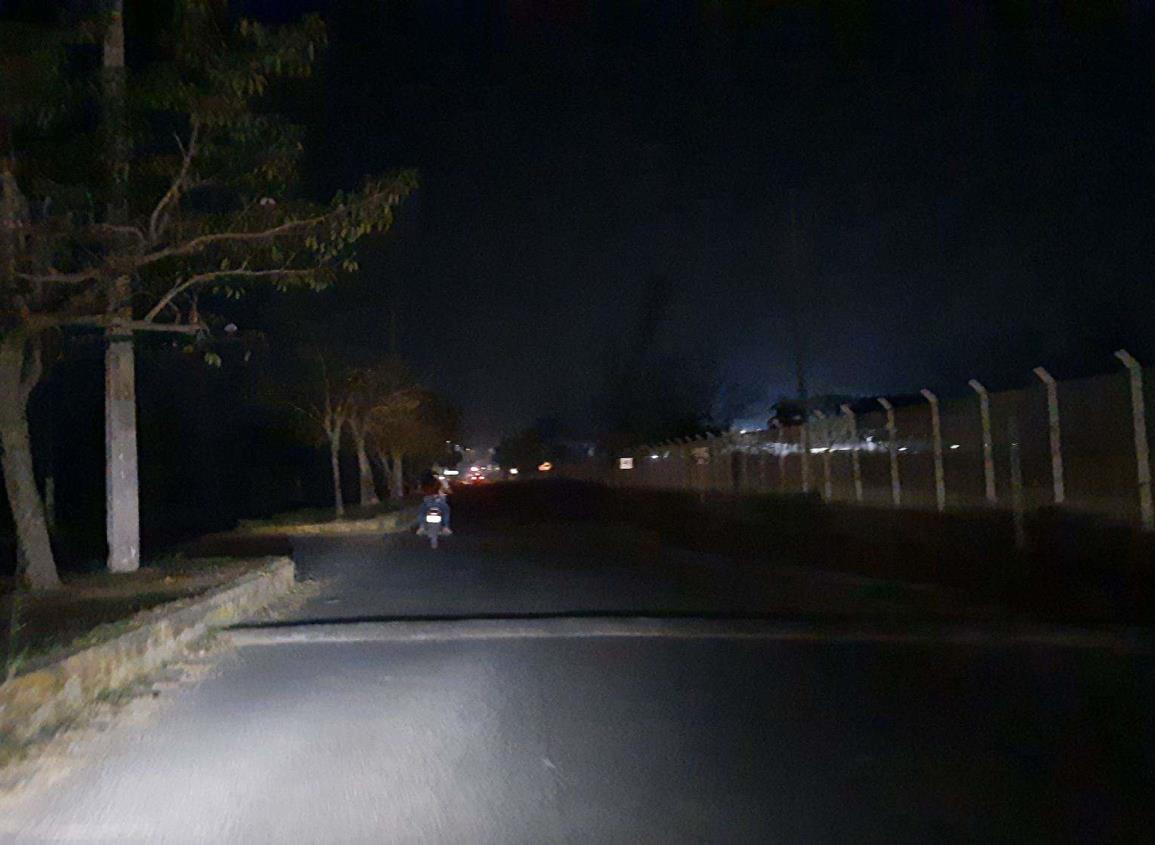 Problemas en líneas de abastecimiento en Boulevard Azteca afecta iluminación y seguridad en colonia Pemex