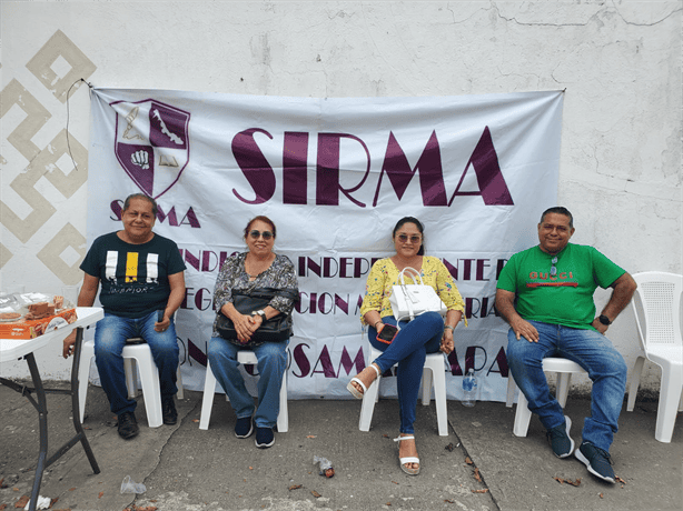 Sindicatos magisteriales GNTE y SIRMA toman oficinas de SEV en Cosamaloapan por retrasos burocráticos