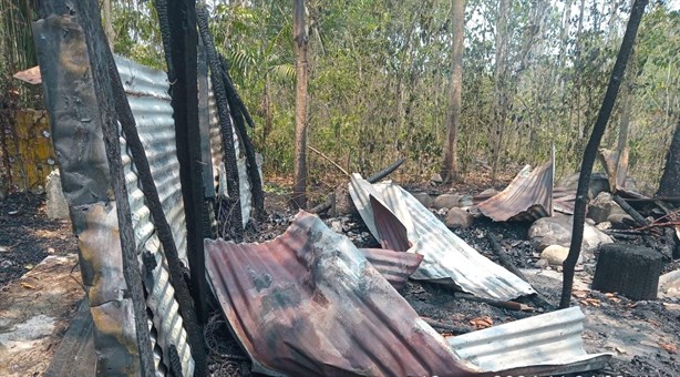 Desconocidos incendian vivienda en localidad de Amatlán